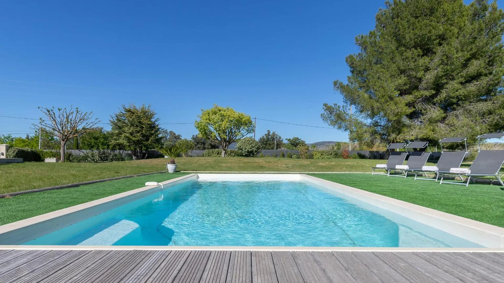 Maison Contemporaine - Grand Jardin Et Piscine Privee L'Isle-sur-la-Sorgue Holiday home