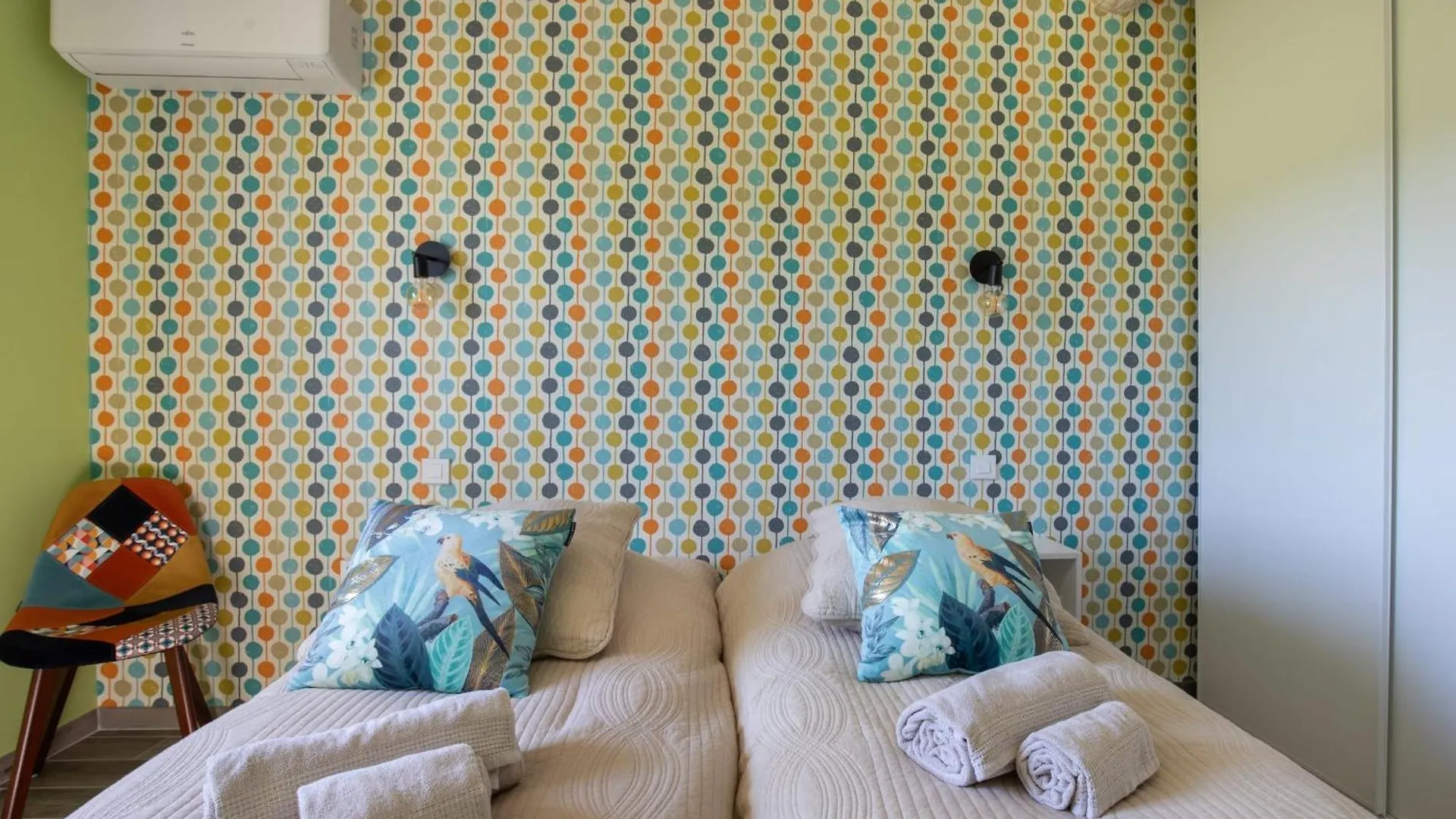 Maison Contemporaine - Grand Jardin Et Piscine Privee L'Isle-sur-la-Sorgue 0*,  France