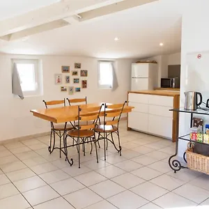 Appartement Au Coeur De L Isle, LʼIsle-sur-la-Sorgue