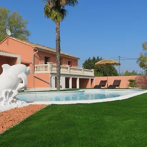 Gasthuis Maison 4 Etoiles Et 3 Etoiles Independants Avec Piscine, LʼIsle-sur-la-Sorgue